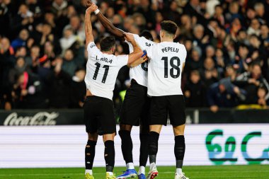 Umar Sadiq, Pepelu ve Luis Rioja, Copa Del Rey çeyrek final maçında Valencia CF ve Athletic Club (Maciej Rogowski / Ball Raw Images) takımları arasında gol üstüne gol atarken görüldü.)