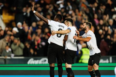 Umar Sadiq, Pepelu ve Luis Rioja, Copa Del Rey çeyrek final maçında Valencia CF ve Athletic Club (Maciej Rogowski / Ball Raw Images) takımları arasında gol üstüne gol atarken görüldü.)