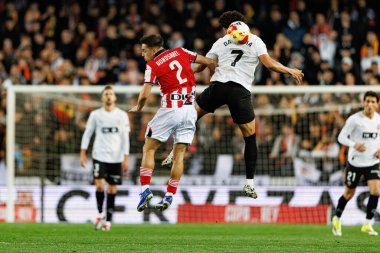 Andoni Gorosabel ve Arnaut Danjuma, Copa Del Rey çeyrek final maçında Valencia CF ve Athletic Club (Maciej Rogowski / Ball Raw Images) takımları arasında görüldü.)