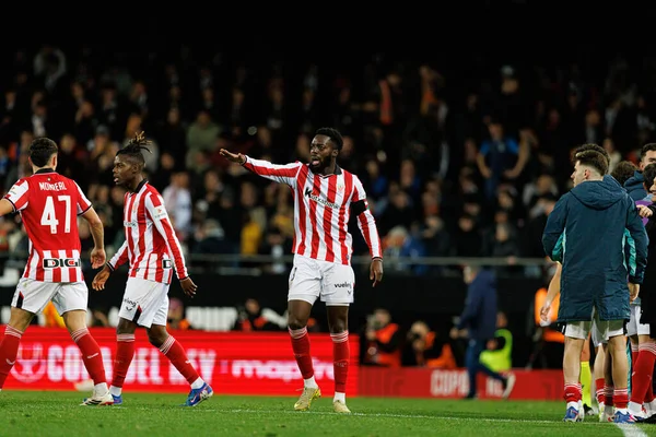Inaki Williams, Copa Del Rey çeyrek final maçında Valencia CF ve Athletic Club (Maciej Rogowski / Ball Raw Images) takımları arasında gol attıktan sonra kutlama yaparken görüldü.)