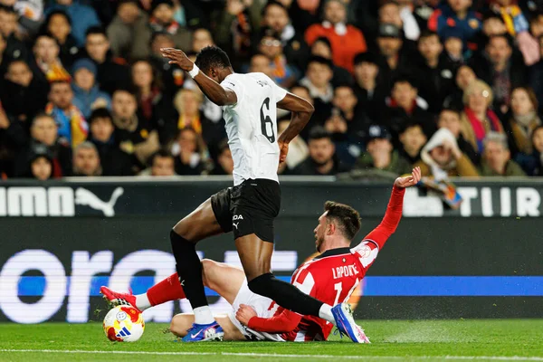 Umar Sadiq ve Aymeric Laporte, Copa Del Rey çeyrek final maçında Valencia CF ve Athletic Club (Maciej Rogowski / Ball Raw Images) takımları arasında görüldü.)