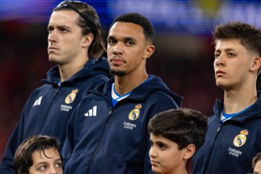 Trent Alexander Arnold, Alvaro Carreras ve Arda Güler, Şampiyonlar Ligi maçında SL Benfica ve Real Madrid CF (Maciej Rogowski / Ball Raw Images)