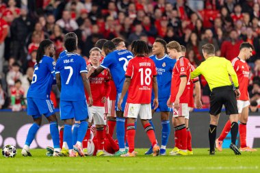 Benfica ve Real 'in oyuncuları Şampiyonlar Ligi maçında SL Benfica ve Real Madrid CF (Maciej Rogowski / Ball Raw Images)