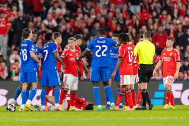 Benfica ve Real 'in oyuncuları Şampiyonlar Ligi maçında SL Benfica ve Real Madrid CF (Maciej Rogowski / Ball Raw Images)