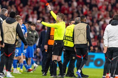 SL Benfica ve Real Madrid CF (Maciej Rogowski / Ball Raw Images) arasında oynanan Şampiyonlar Ligi maçında Francois Letexier görüldü.)