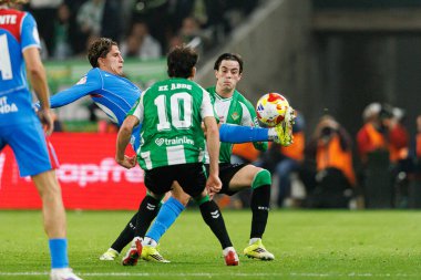 Giuliano Simeone ve Valentin Gomez, Real Betis Balompie ve Atletico de Madrid (Maciej Rogowski / Ball Raw Images) takımları arasında oynanan Copa Del Rey çeyrek final maçında görüldü.)