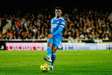 Aurelien Tchouameni, Valencia CF ve Real Madrid CF (Maciej Rogowski / Ball Raw Images) takımları arasında LaLiga EA Sports maçında görüldü.)