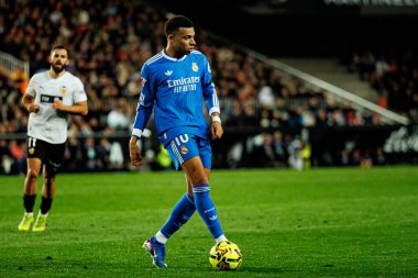 Valencia CF ve Real Madrid CF (Maciej Rogowski / Ball Raw Images) takımları arasında LaLiga EA Sports maçında Kylian Mbappe görüldü)