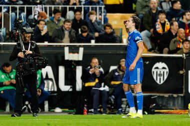 Alvaro Carreras, Valencia CF ve Real Madrid CF (Maciej Rogowski / Ball Raw Images) takımları arasındaki LaLiga EA Sports maçında gol attıktan sonra kutlama yaparken görüldü.)