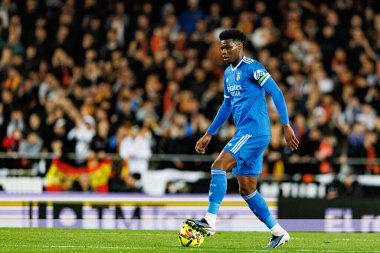 Aurelien Tchouameni, Valencia CF ve Real Madrid CF (Maciej Rogowski / Ball Raw Images) takımları arasında LaLiga EA Sports maçında görüldü.)