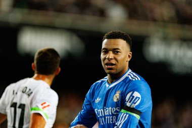 Valencia CF ve Real Madrid CF (Maciej Rogowski / Ball Raw Images) takımları arasında LaLiga EA Sports maçında Kylian Mbappe görüldü)