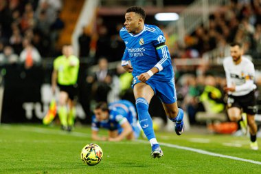 Valencia CF ve Real Madrid CF (Maciej Rogowski / Ball Raw Images) takımları arasında LaLiga EA Sports maçında Kylian Mbappe görüldü)