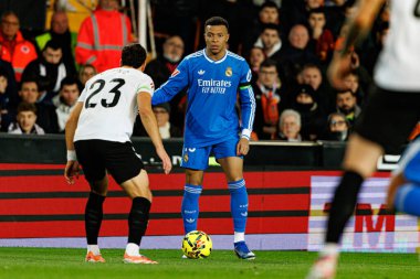 Valencia CF ve Real Madrid CF (Maciej Rogowski / Ball Raw Images) takımları arasında LaLiga EA Sports maçında Kylian Mbappe görüldü)