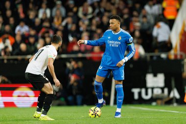 Valencia CF ve Real Madrid CF (Maciej Rogowski / Ball Raw Images) takımları arasında LaLiga EA Sports maçında Kylian Mbappe görüldü)