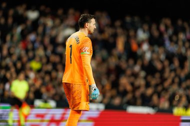 Valencia CF ve Real Madrid CF (Maciej Rogowski / Ball Raw Images) takımları arasındaki LaLiga EA Sports maçında görülen Dimitrievski 'yi çaldı.)