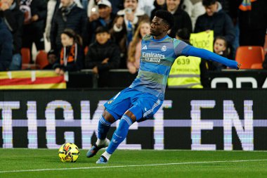 Aurelien Tchouameni, Valencia CF ve Real Madrid CF (Maciej Rogowski / Ball Raw Images) takımları arasında LaLiga EA Sports maçında görüldü.)
