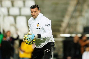 Stole Dimitrievski seen during LaLiga EA Sports game between teams of Valencia CF and Real Madrid CF (Maciej Rogowski/Ball Raw Images)