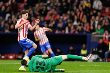 Julian Alvarez ve Joan Garcia, Copa Del Rey 'in yarı final maçında Atletico de Madrid ve FC Barcelona (Maciej Rogowski / Ball Raw Images) takımları arasında görüldü.)