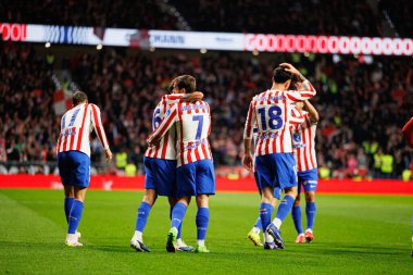 Antoine Griezmann ve Atletico oyuncuları Copa Del Rey yarı final maçında Atletico de Madrid ve FC Barcelona (Maciej Rogowski / Ball Raw Images) takımları arasında gol attıktan sonra kutlama yaparken görüldü.)
