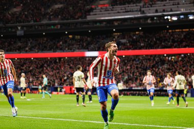 Antoine Griezmann, Atletico de Madrid ve FC Barcelona (Maciej Rogowski / Ball Raw Images) takımları arasında oynanan Copa Del Rey yarı final maçında attığı golü kutlarken görüldü.)