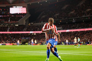 Antoine Griezmann, Atletico de Madrid ve FC Barcelona (Maciej Rogowski / Ball Raw Images) takımları arasında oynanan Copa Del Rey yarı final maçında attığı golü kutlarken görüldü.)