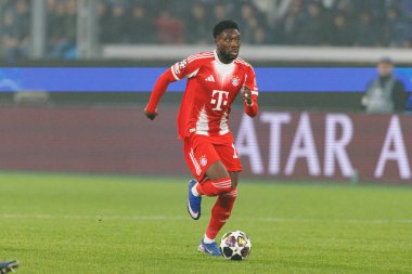 Atalanta Bergamo ve Bayern Munchen (Maciej Rogowski / Ball Raw Images) takımları arasında oynanan 16 maçlık Şampiyonlar Ligi karşılaşmasında Alphonso Davies görüldü.)