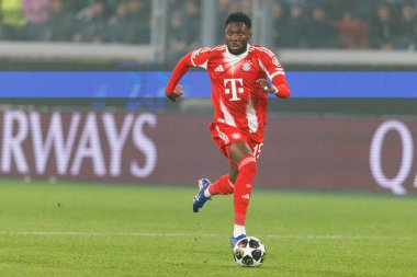 Atalanta Bergamo ve Bayern Munchen (Maciej Rogowski / Ball Raw Images) takımları arasında oynanan 16 maçlık Şampiyonlar Ligi karşılaşmasında Alphonso Davies görüldü.)