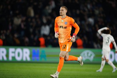 Filip Jorgensen, Paris Saint-Germain Futbol Kulübü ve Chelsea FC (Maciej Rogowski / Ball Raw Images) takımları arasında oynanan 16.)