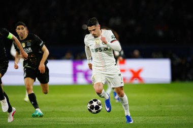 Pedro Neto, Paris Saint-Germain Futbol Kulübü ve Chelsea FC (Maciej Rogowski / Ball Raw Images) takımları arasında oynanan 16.)