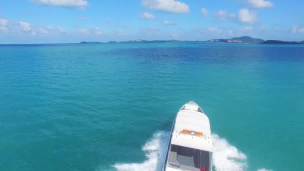 HI-скоростная моторная лодка — стоковое видео