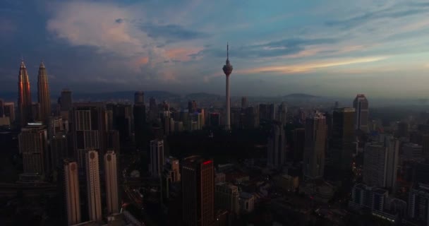 Вид с воздуха на город Куала-Лумпур — стоковое видео