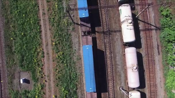 列车运行在铁路 — 图库视频影像