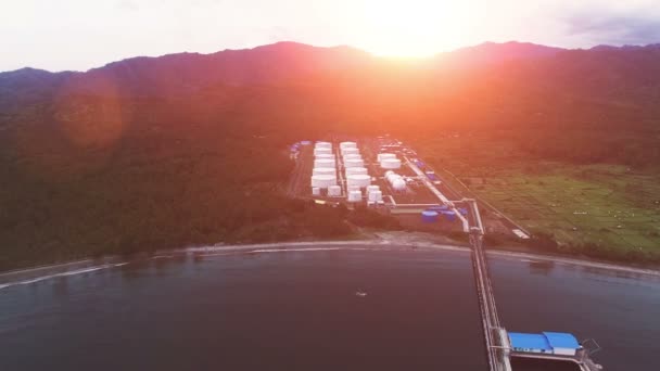 Aerial view of oil tank storage in heavy petrochemical industries estate plant — Stock Video