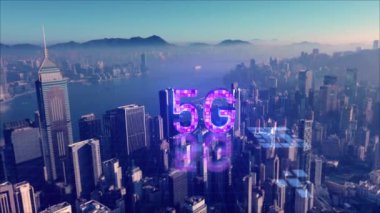 AERİAL. Dijital konsept ve bağlantıları olan 5G hologramı. Business Financial Downtown City ve Skyscrapers Tower Building Hong Kong.