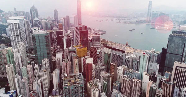 ΑΕΡΟΔΡΟΜΙΟ Χονγκ Κονγκ Sunrise, Θέα από το drone, Χονγκ Κονγκ Sun σχήμα στον ουρανό — Φωτογραφία Αρχείου