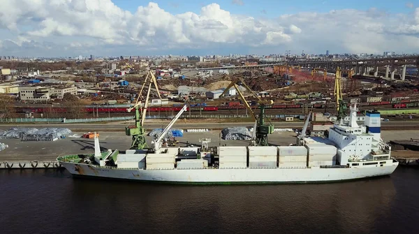 Veduta aerea del porto industriale in Russia — Foto Stock