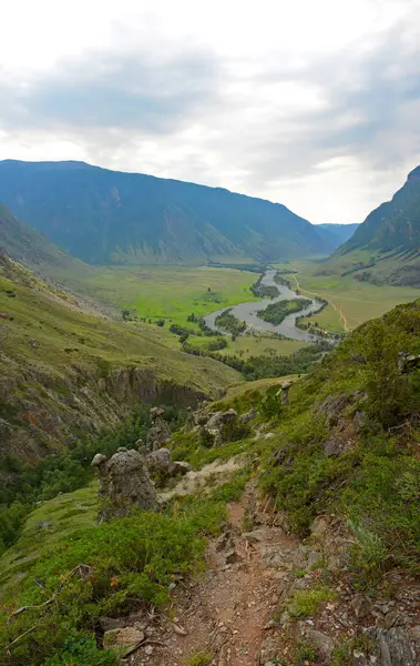 Tal des Flusses Chulyshman. Panorama der großen Größe. — Stockfoto