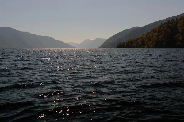 Teletskojemeer lake. Altaj. Rusland — Stockfoto