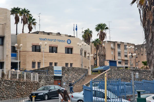 Tiberias şehir hayatı sokaklarda: insanlar, arabalar Sokaklarda