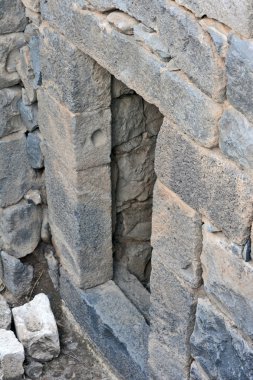 Ulusal parkta Gamla antik yapıların kalıntıları