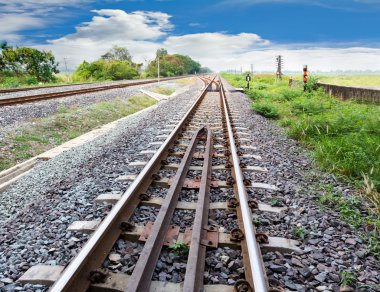 Bu manzara seyahat ve kargo için kullanılan demiryolu göstermek veya