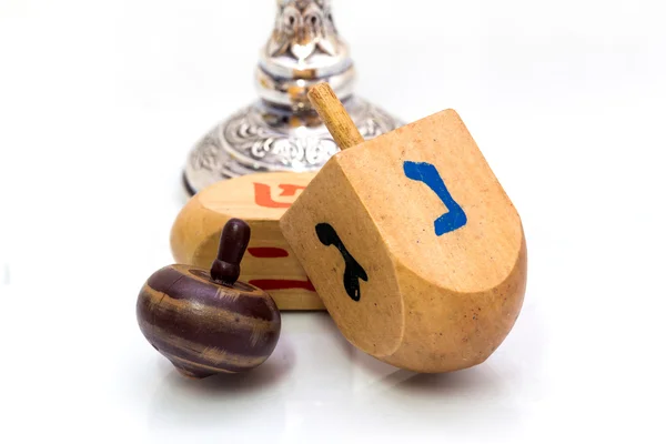 Dreidels voor Hanukkah. sevivon — Stockfoto