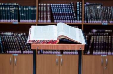 Talmud çalışma - stender gemara İbranice için stand