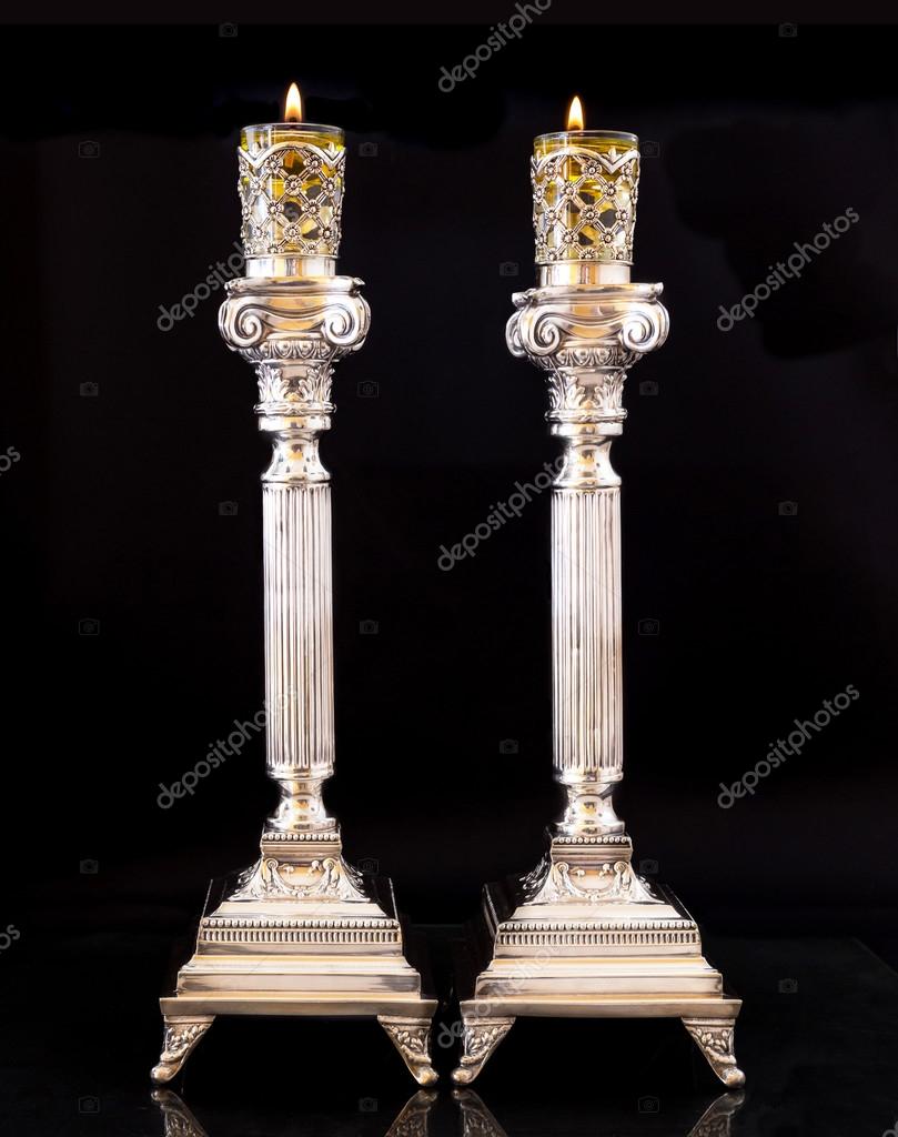 Shabbat candles. Silver candlesticks with olive oil — Stock Photo