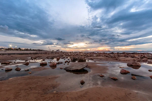 Een grote storm op het strand — Stockfoto