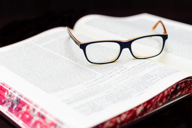 Talmud gözlük. Arka plan Tevrat çalışma