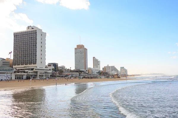 Waterlijn op het strand van Tel Aviv — Stockfoto