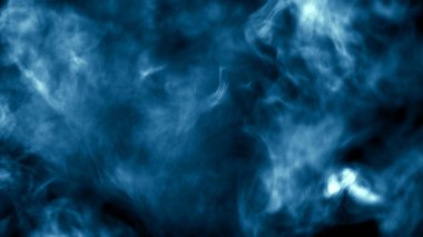 Şeffaf arkaplanda sis var. Mavi dumanlı sis dokusu. Soyut Bulut. Sisli sis resmi örtüyor