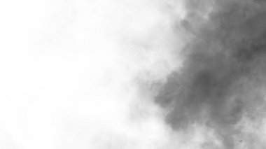 Şeffaf arkaplanda sis var. Mavi dumanlı sis dokusu. Soyut Bulut. Sisli sis resmi örtüyor