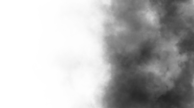 Şeffaf arkaplanda sis var. Mavi dumanlı sis dokusu. Soyut Bulut. Sisli sis resmi örtüyor